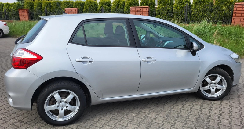 Toyota Auris cena 23900 przebieg: 162000, rok produkcji 2010 z Bieruń małe 742